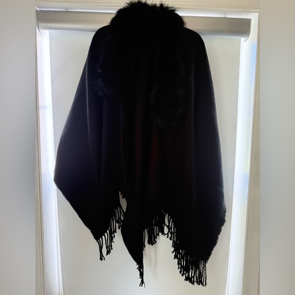 Michael Kors Black Shawl with Fur and Fringe - Picture 1 of 7